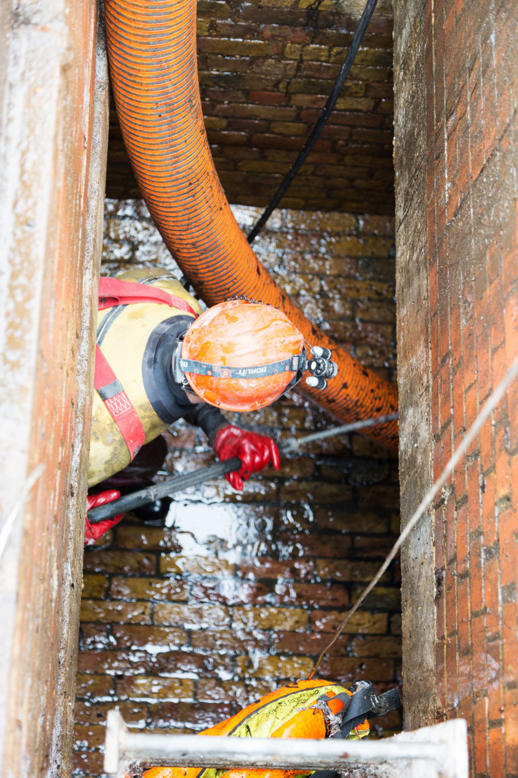 UK confined space rescue standby team